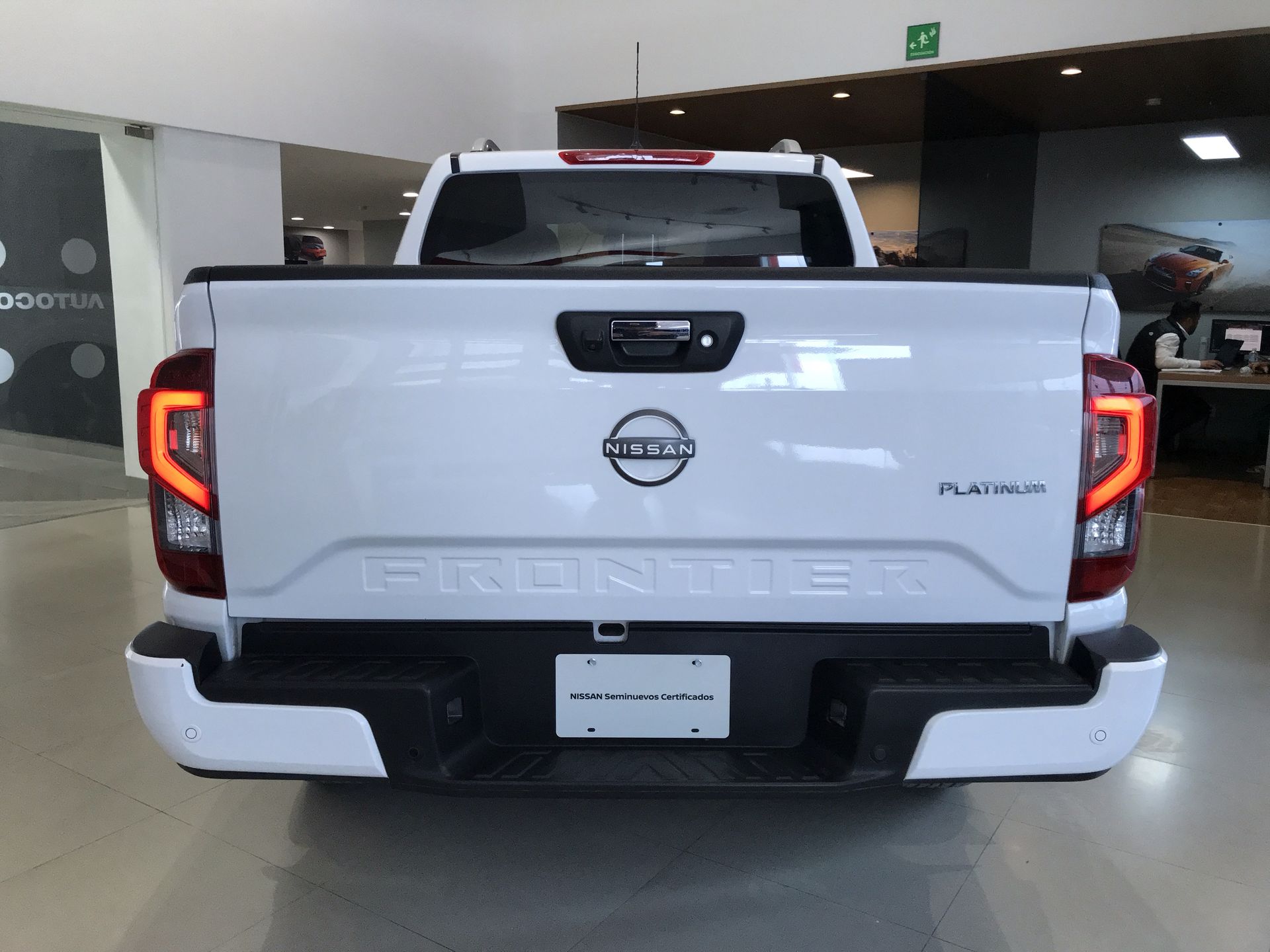 2023 Nissan FRONTIER PLATINUM LE TA 23
