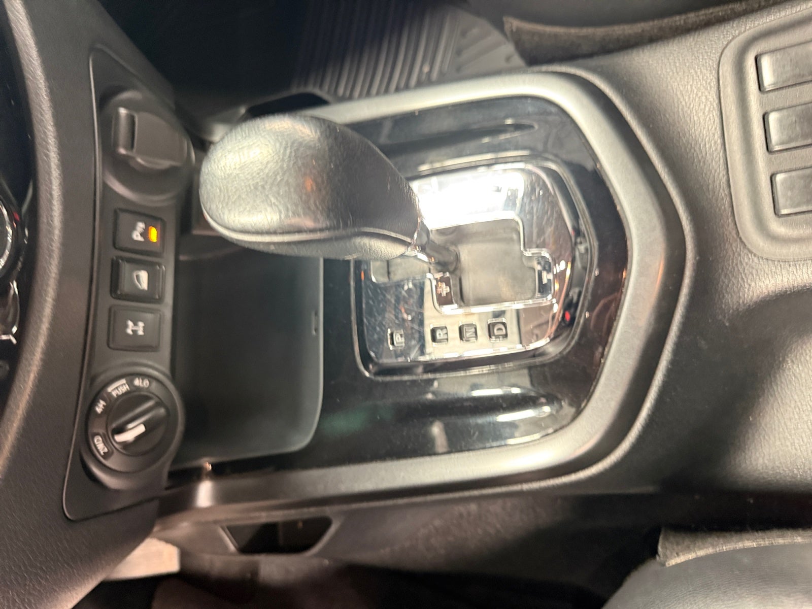 2022 Nissan FRONTIER PRO-4X 4X4 TA 22