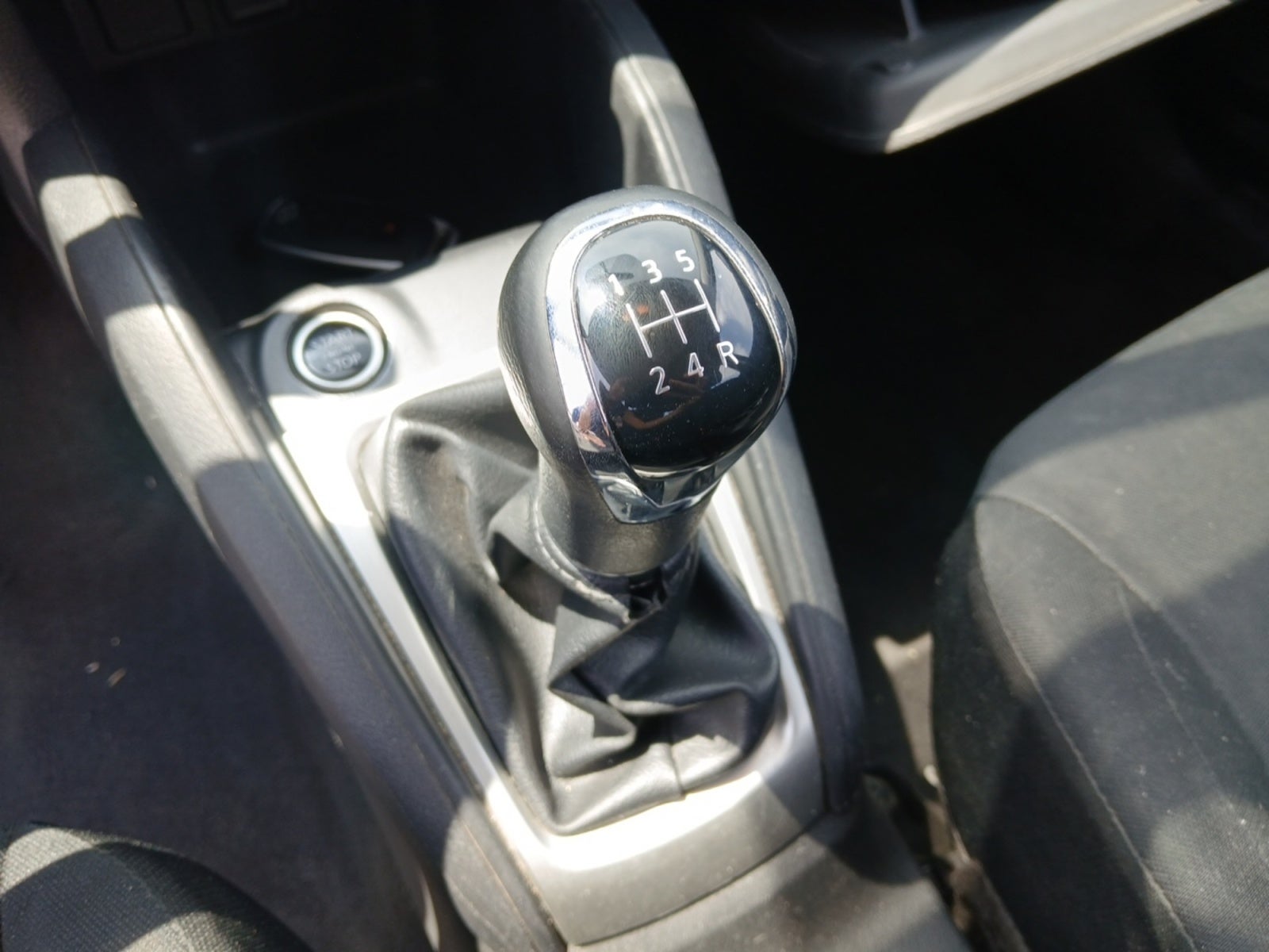 2023 Nissan KICKS ADVANCE 1.6 LTS MT 23