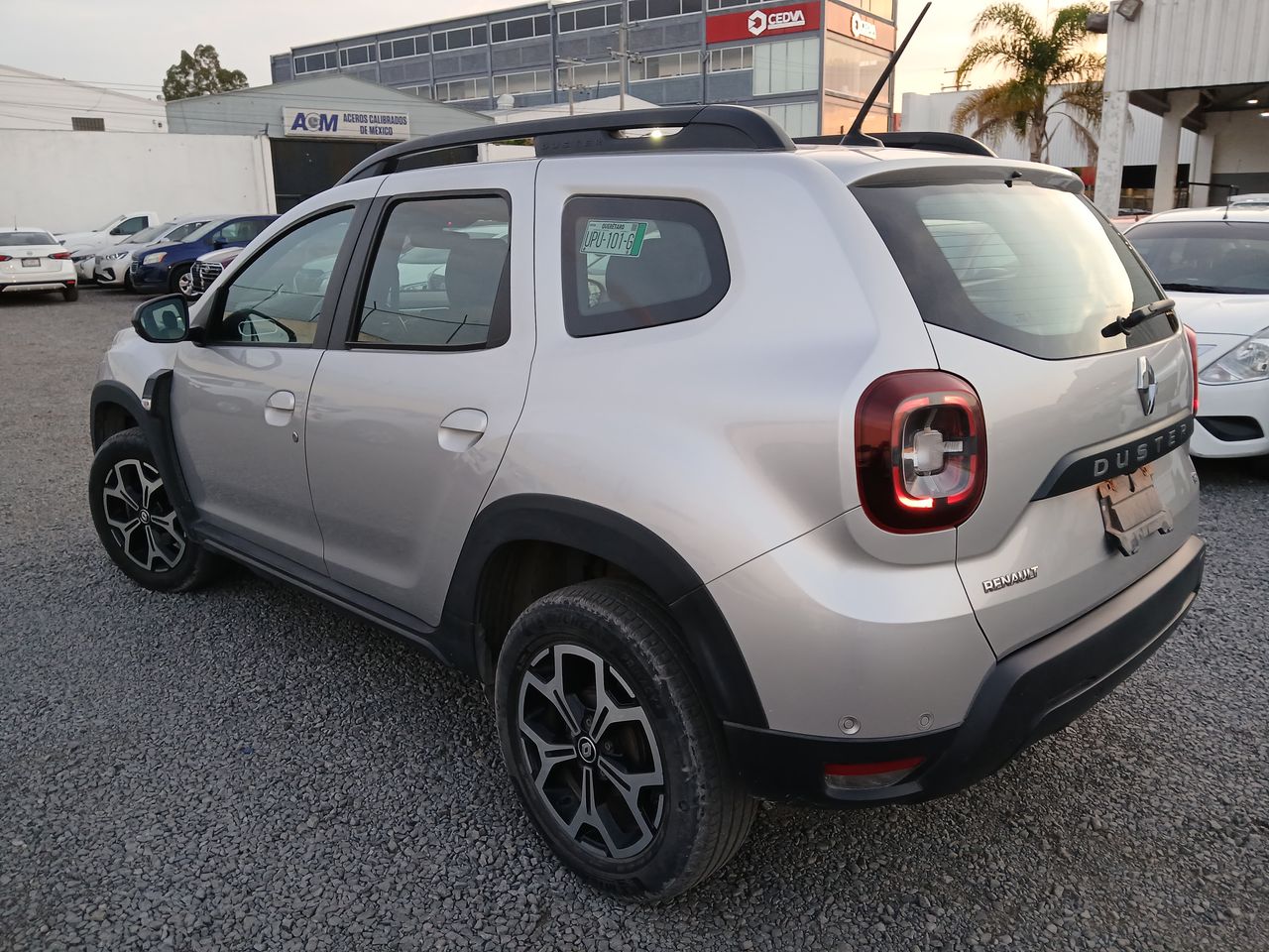 2023 RENAULT DUSTER ICONIC CVT