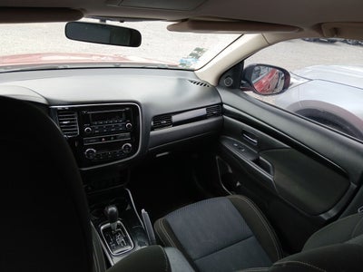 2019 Mitsubishi OUTLANDER ES