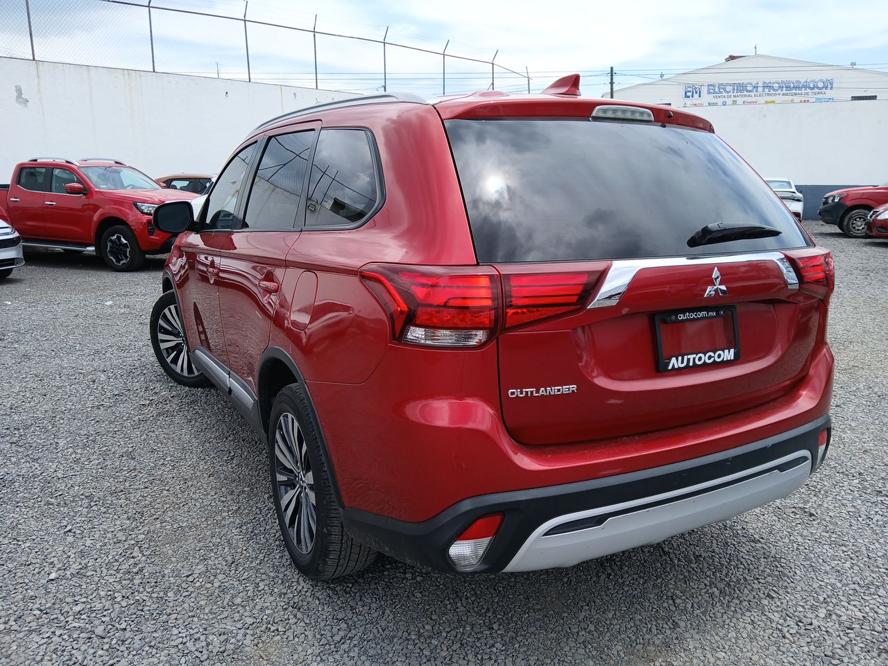 2019 Mitsubishi OUTLANDER ES