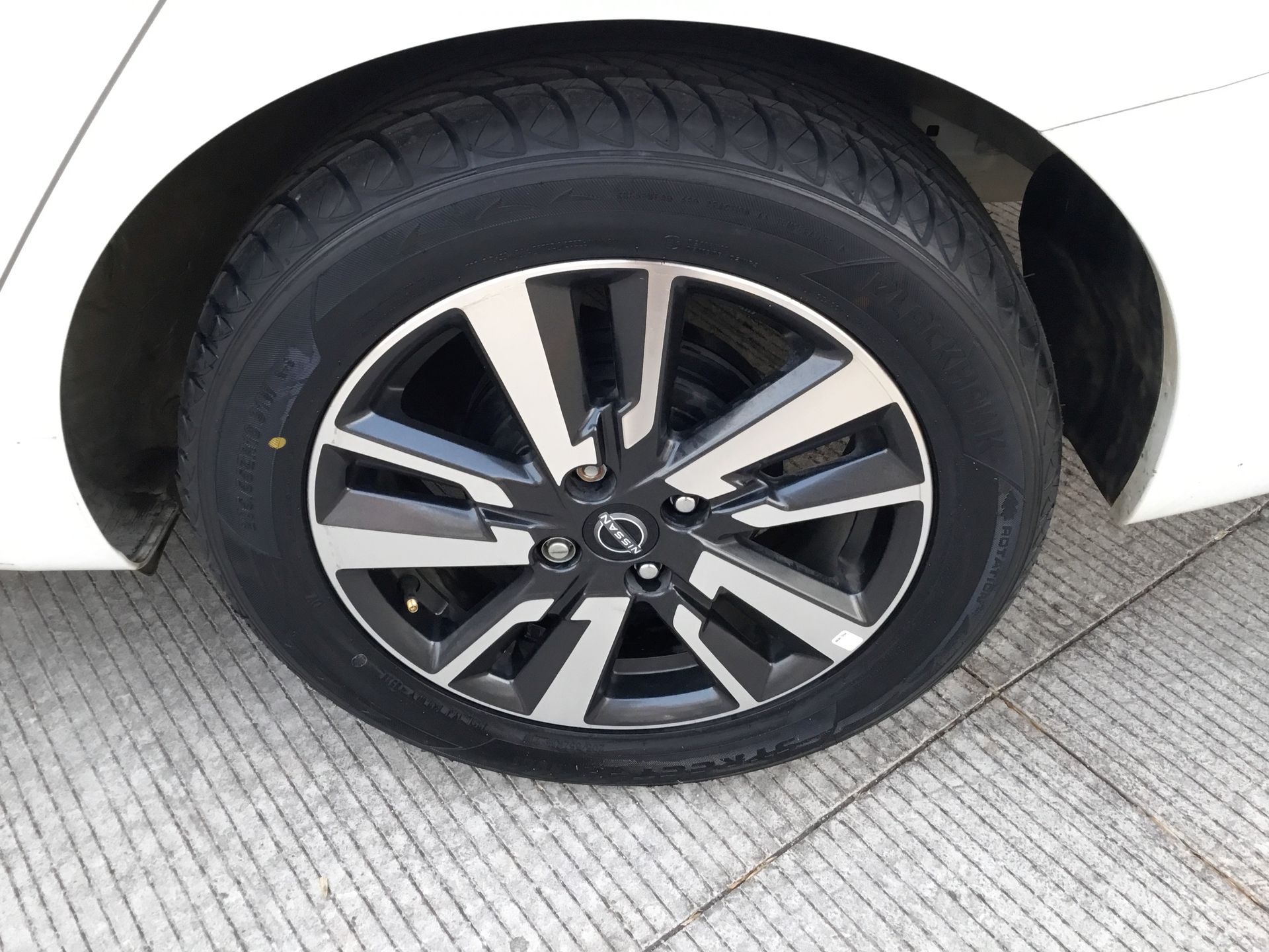 2024 Nissan VERSA ADVANCE CVT 24