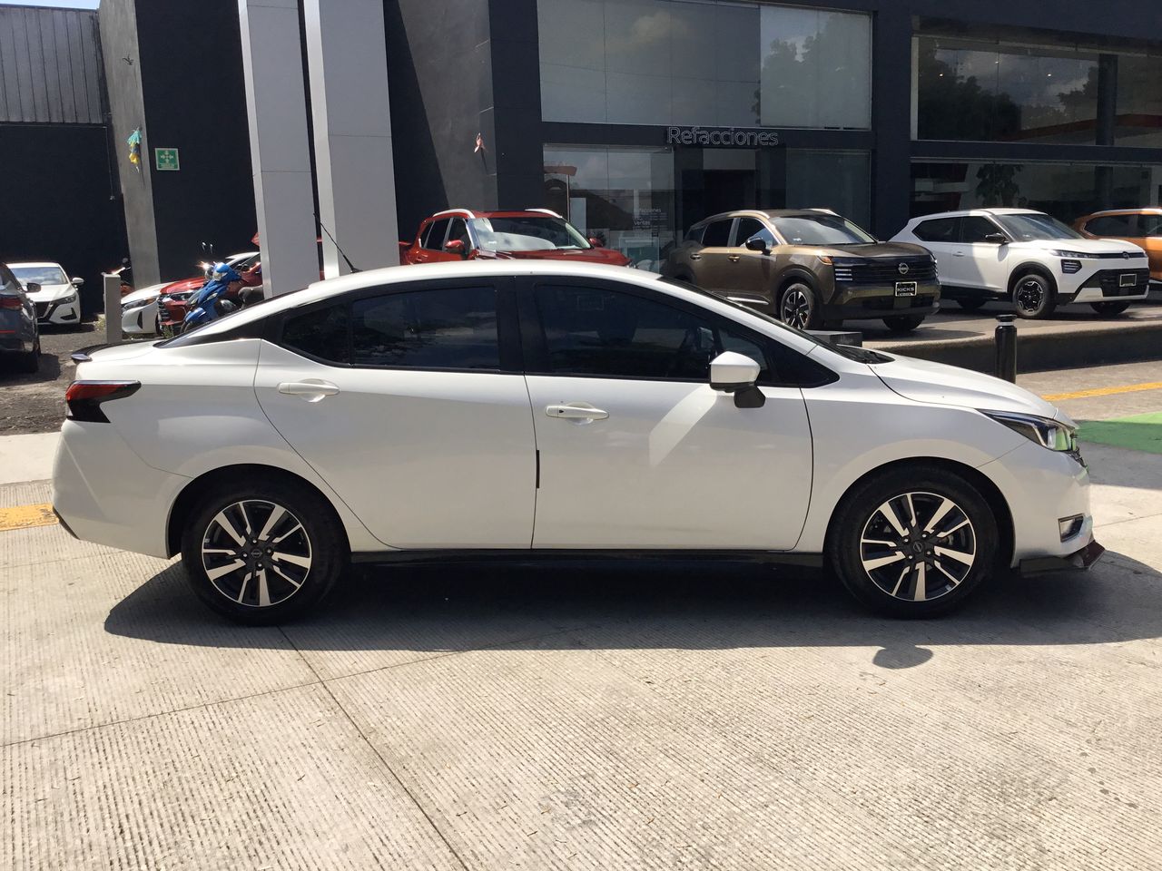 2023 Nissan VERSA ADVANCE CVT 23