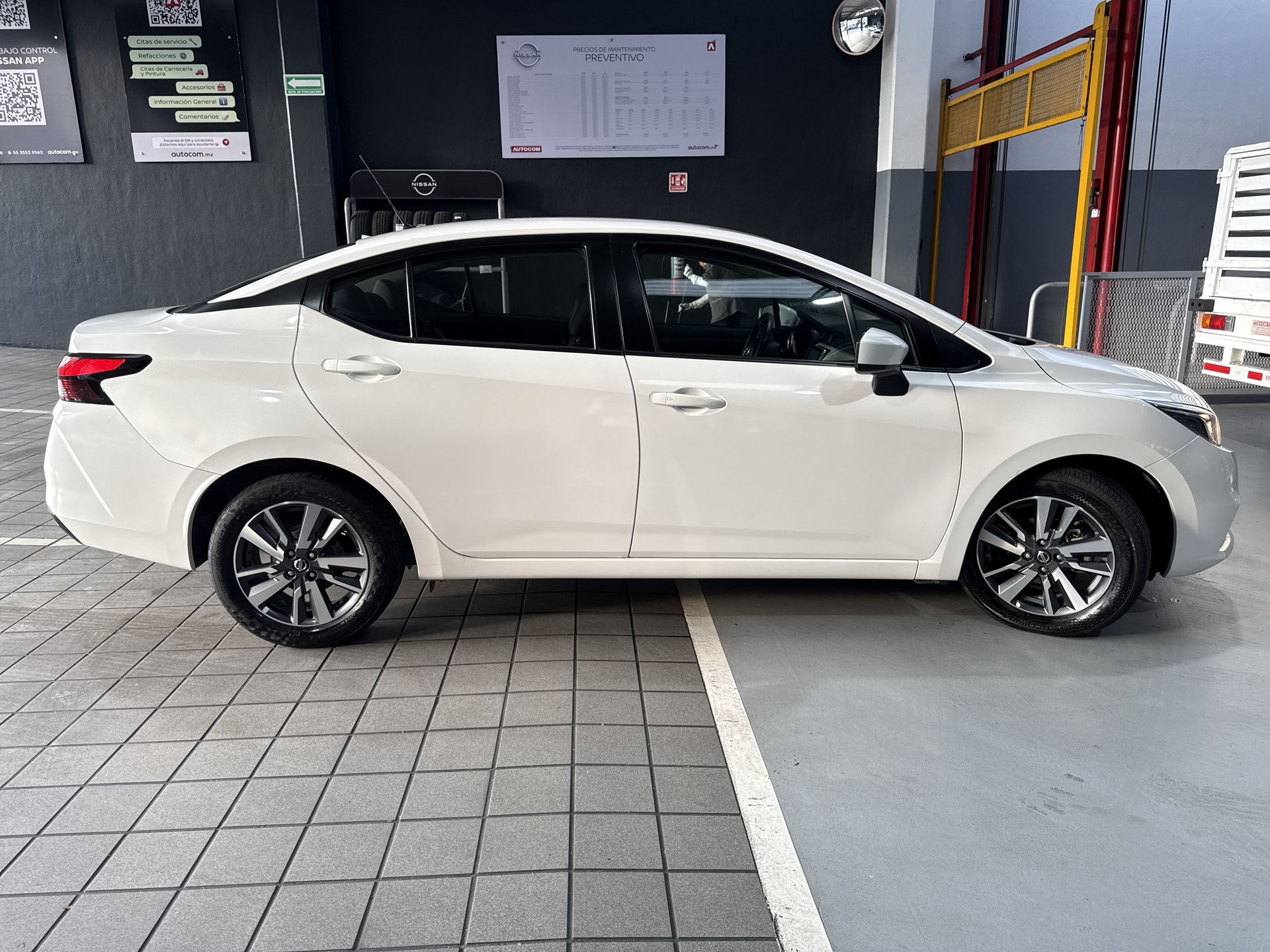 2022 Nissan VERSA ADVANCE MT 22