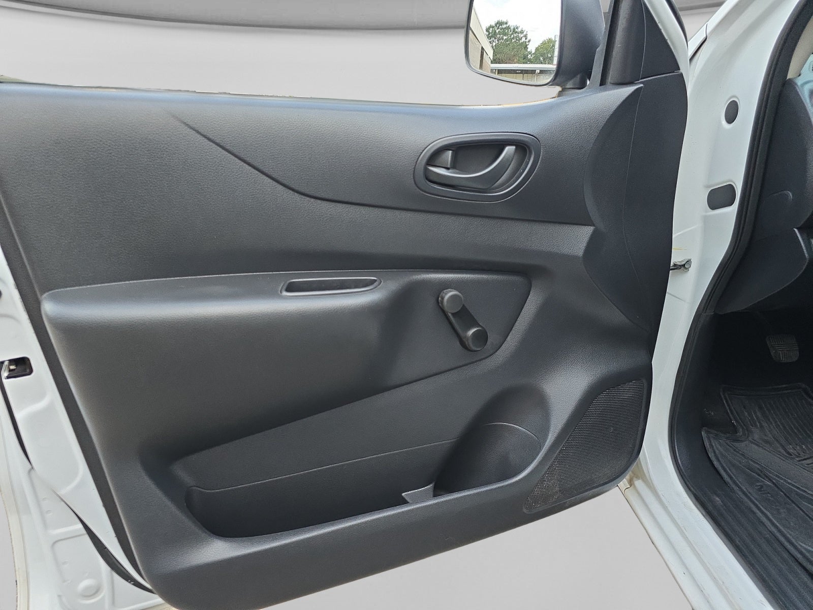 2020 Nissan NP300 DOBLE CABINA DOBLE CABINA S TM AC PAQ. SEG. 6VEL
