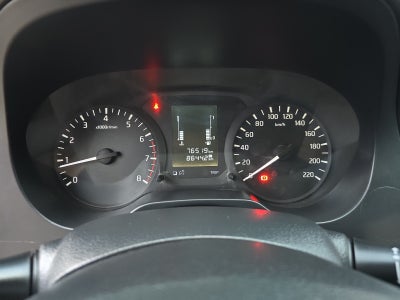 2020 Nissan NP300 DOBLE CABINA DOBLE CABINA S TM AC PAQ. SEG. 6VEL
