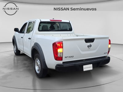 2020 Nissan NP300 DOBLE CABINA DOBLE CABINA S TM AC PAQ. SEG. 6VEL