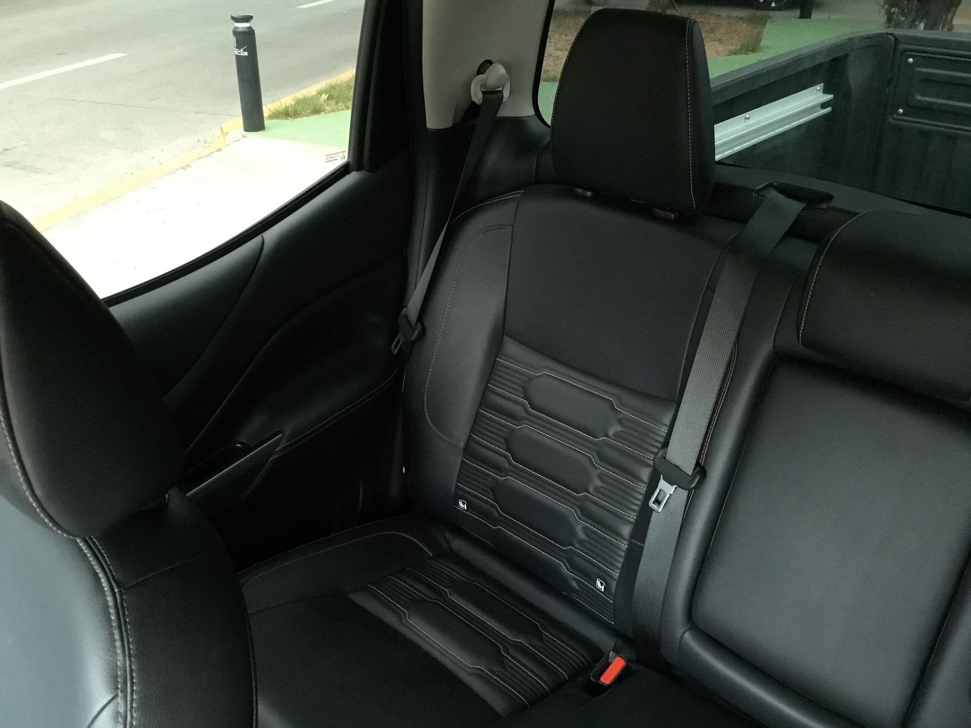 2025 Nissan FRONTIER PRO-4X 4X4 TA 25
