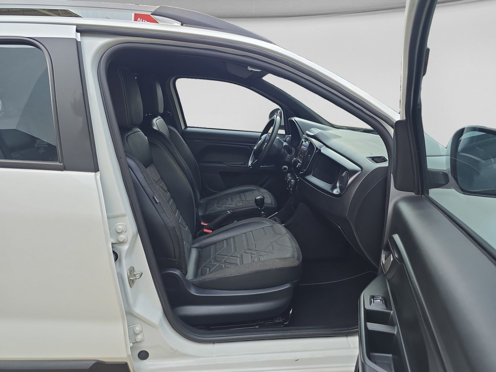 2022 RAM JOURNEY LARAMIE CREW CAB