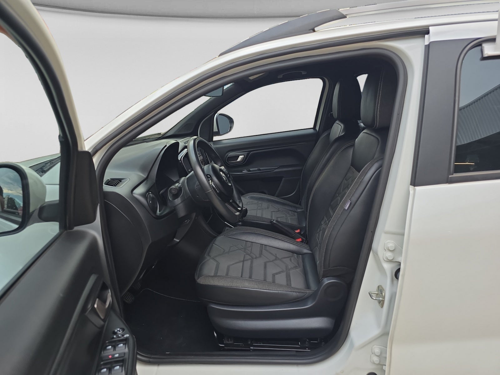 2022 RAM JOURNEY LARAMIE CREW CAB