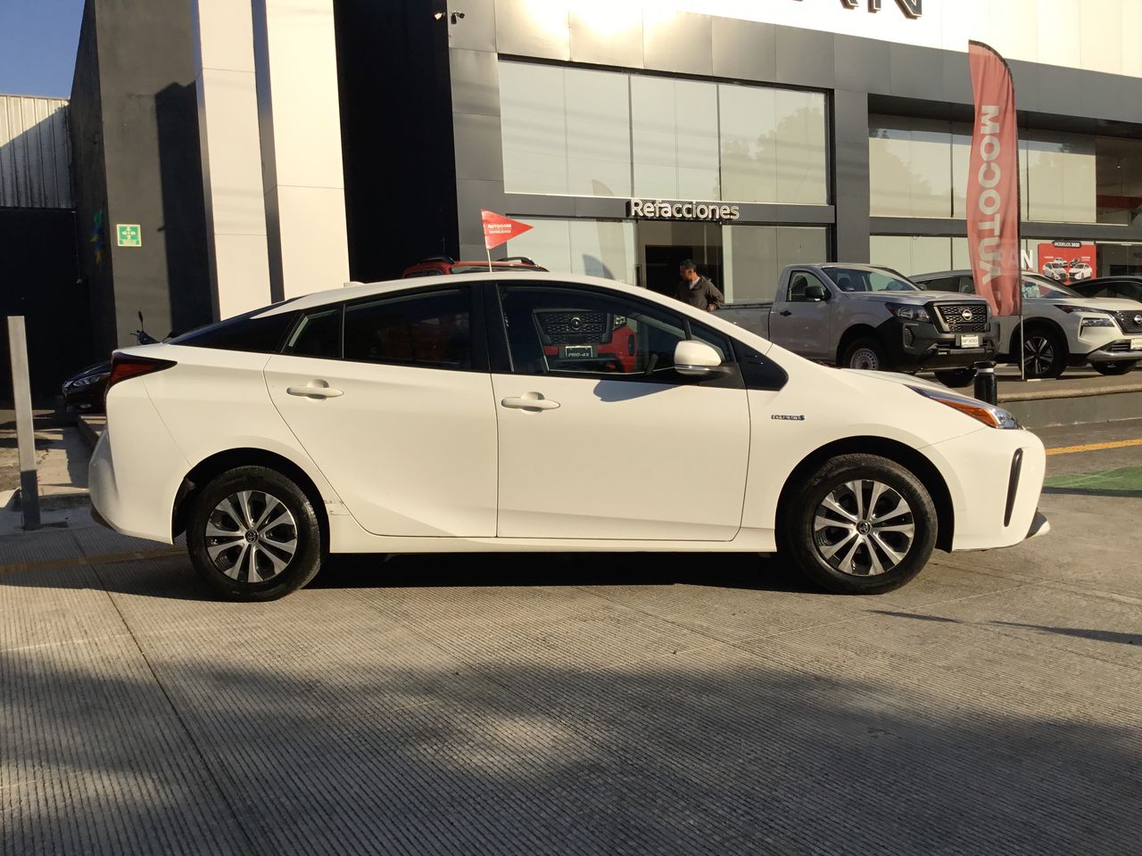 2020 Toyota PRIUS BASE