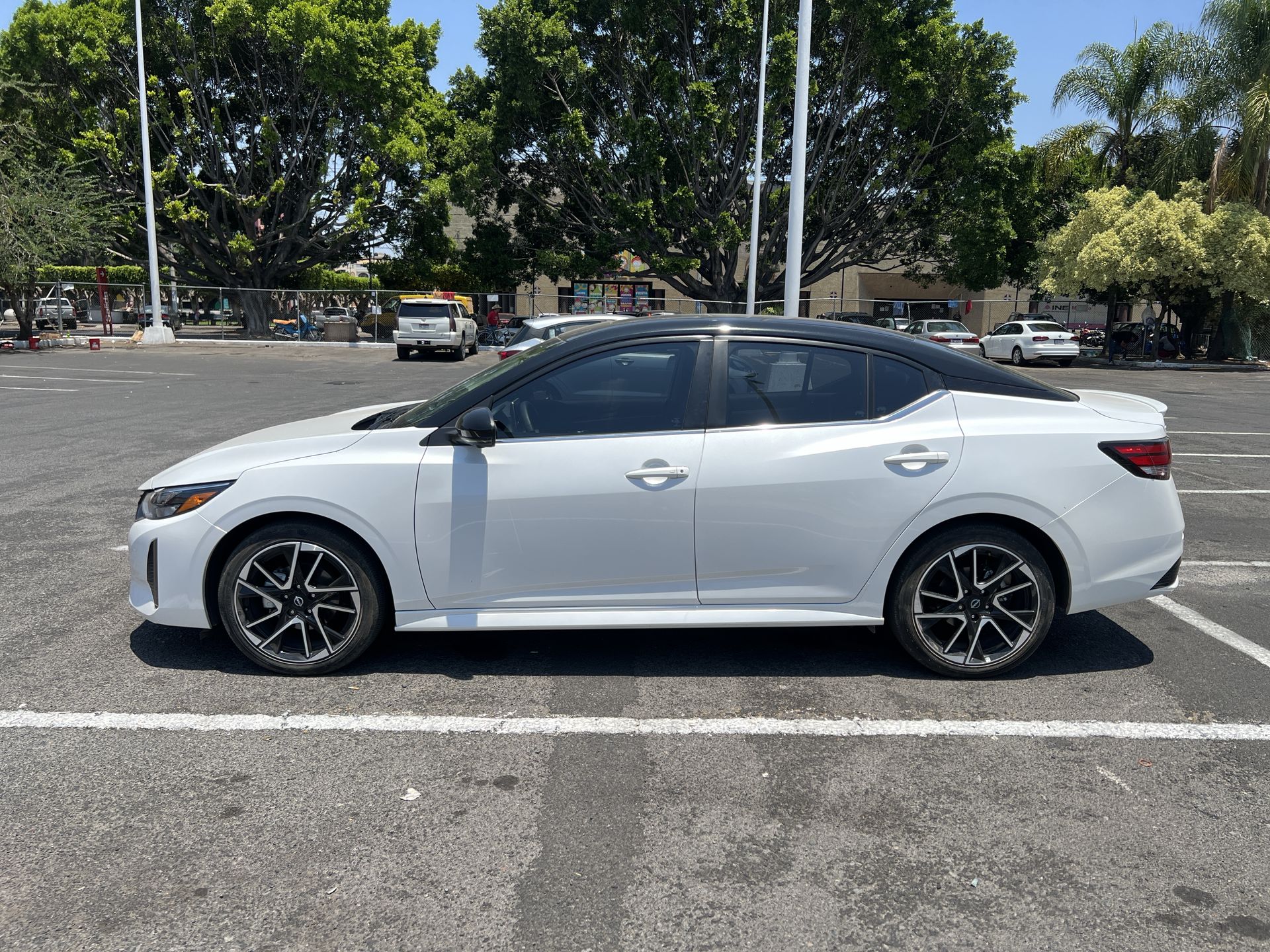 2025 Nissan SENTRA SR PLATINUM BITONO CVT 25