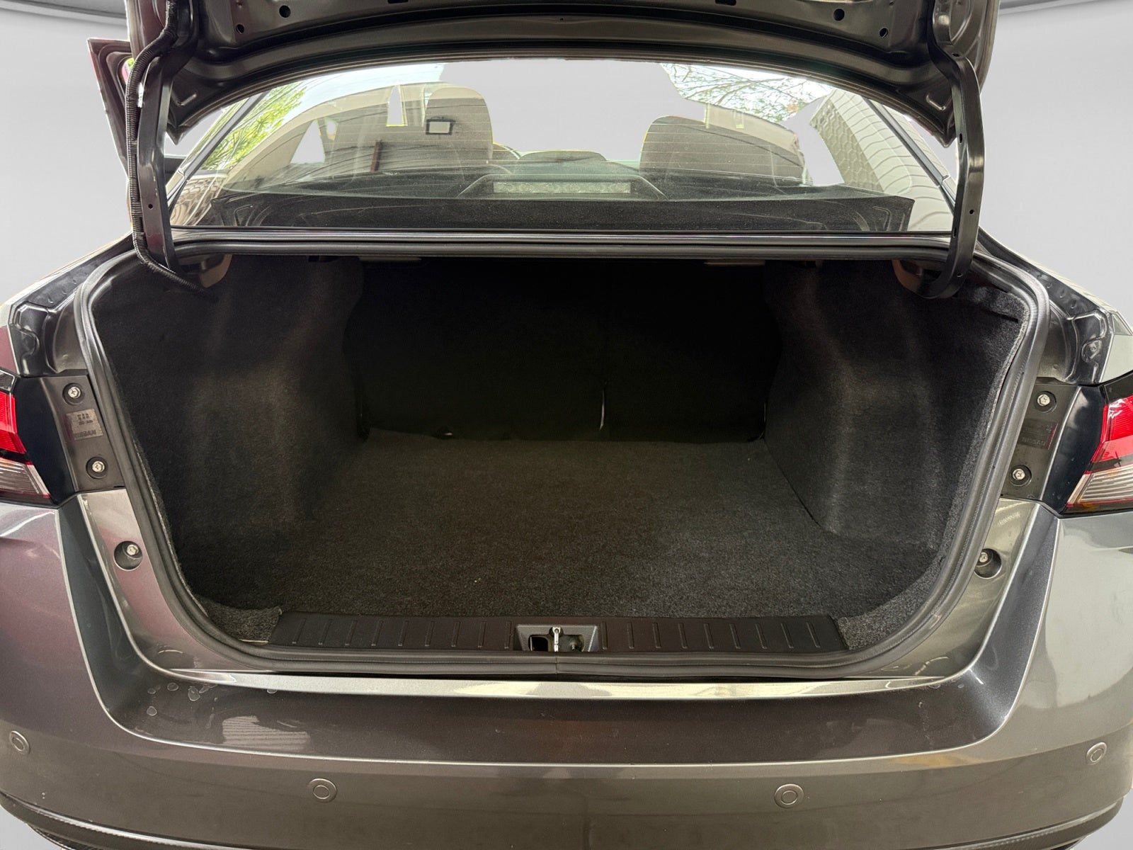 2023 Nissan VERSA ADVANCE MT 23