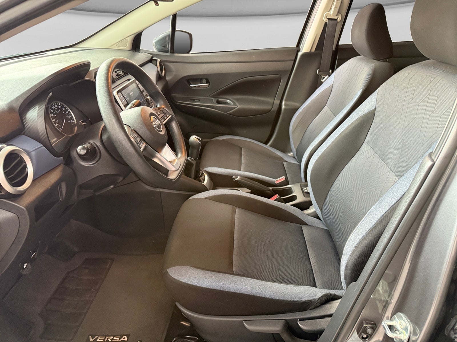 2023 Nissan VERSA ADVANCE MT 23
