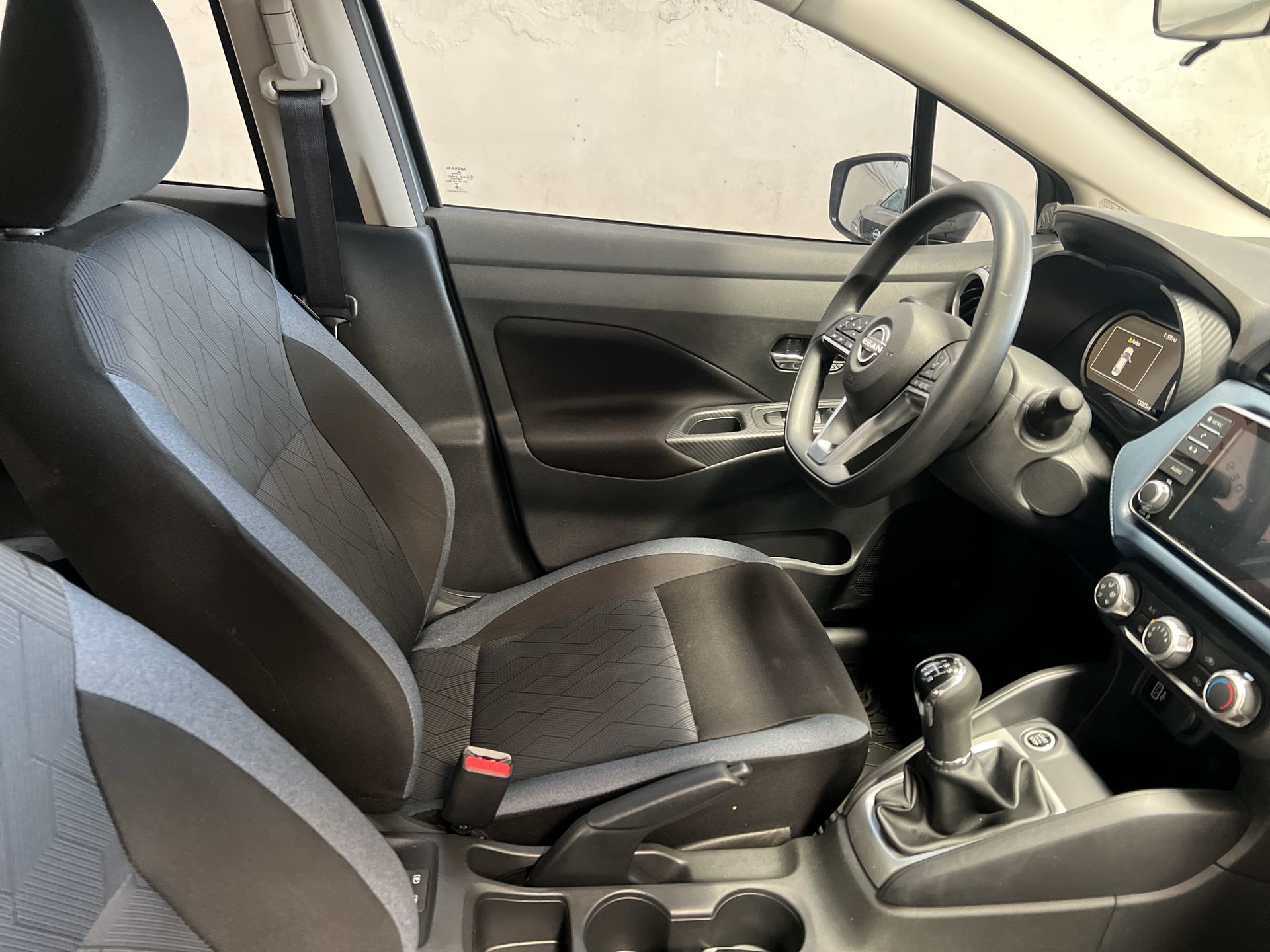 2025 Nissan VERSA ADVANCE MT 25