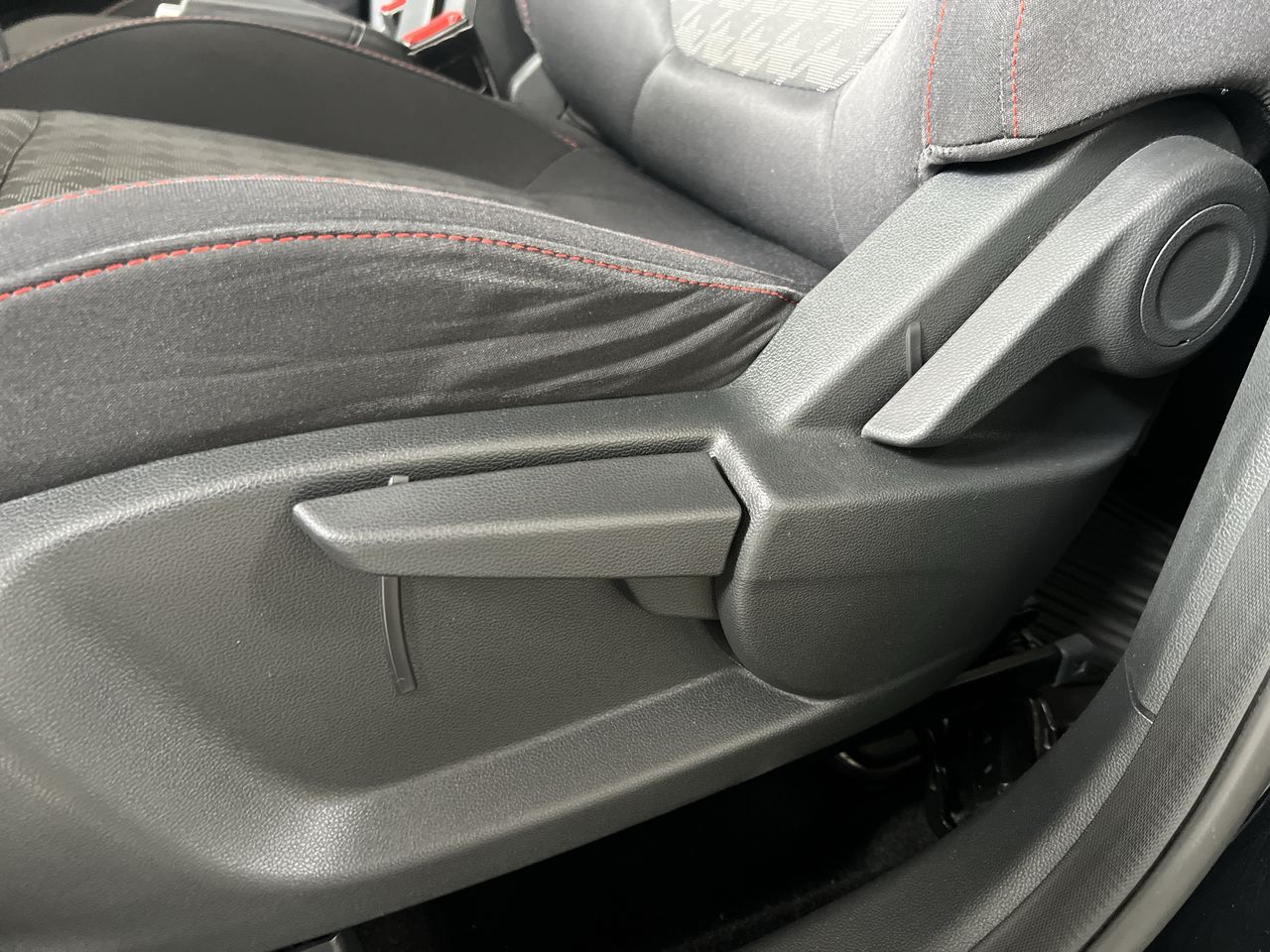 2024 MG ZS 1.5L STD STYLE MT