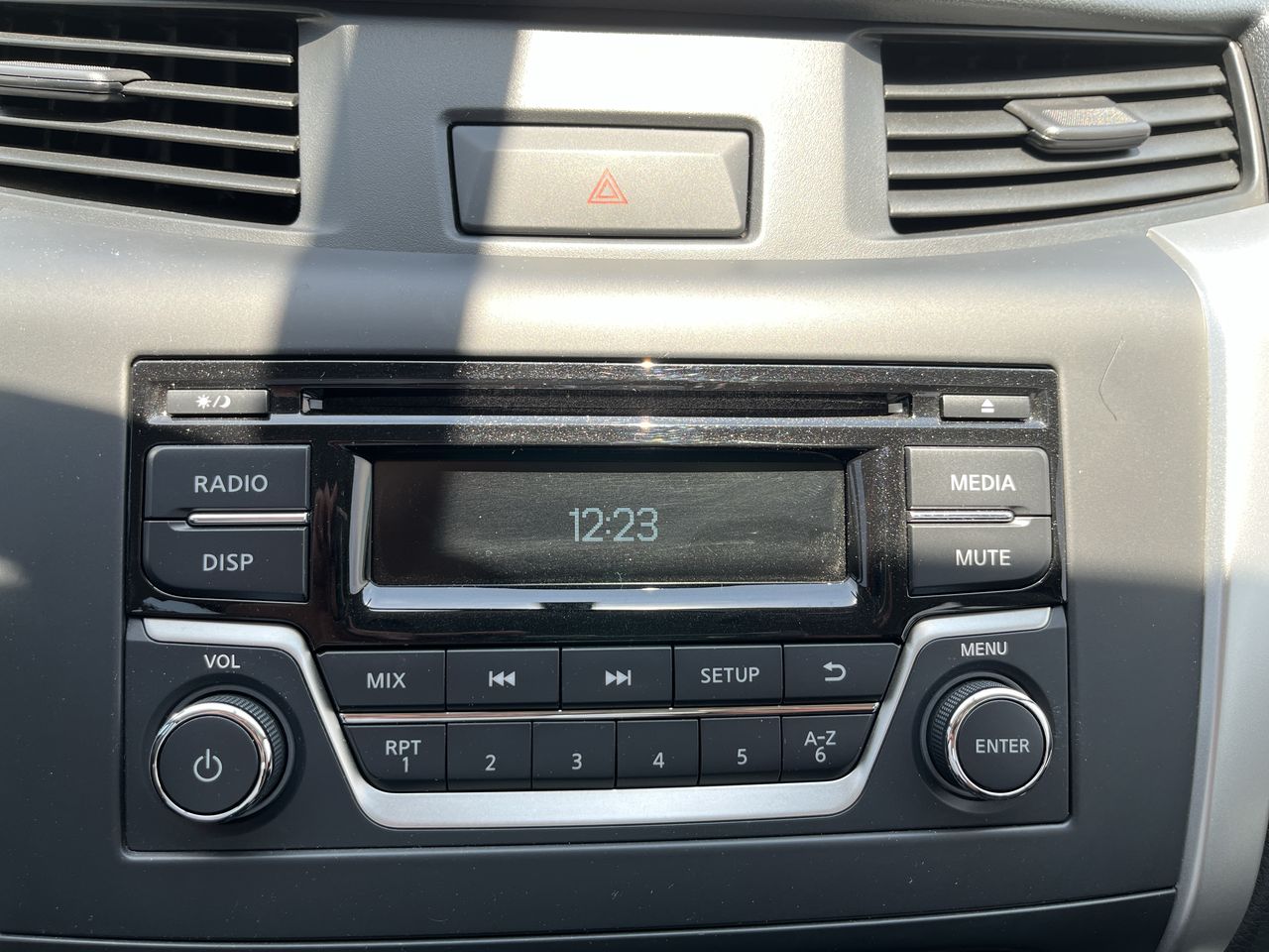 2020 Nissan FRONTIER DOBLE CABINA SE TM AC PAQ SEG 6VEL