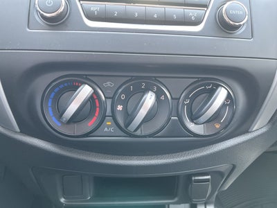2020 Nissan FRONTIER DOBLE CABINA SE TM AC PAQ SEG 6VEL