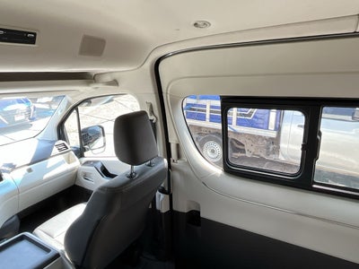 2023 Toyota HIACE 12 PASAJEROS