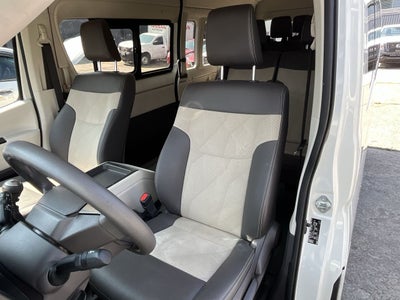 2023 Toyota HIACE 12 PASAJEROS