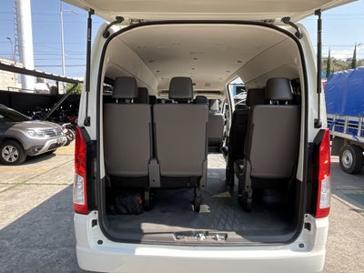 2023 Toyota HIACE 12 PASAJEROS