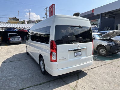 2023 Toyota HIACE 12 PASAJEROS