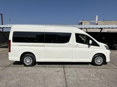 2023 Toyota HIACE 12 PASAJEROS