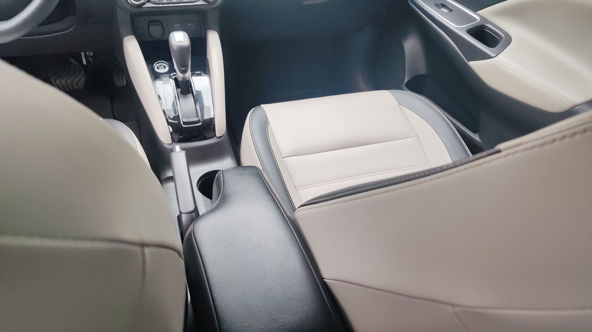 2023 Nissan VERSA EXCLUSIVE CVT 23