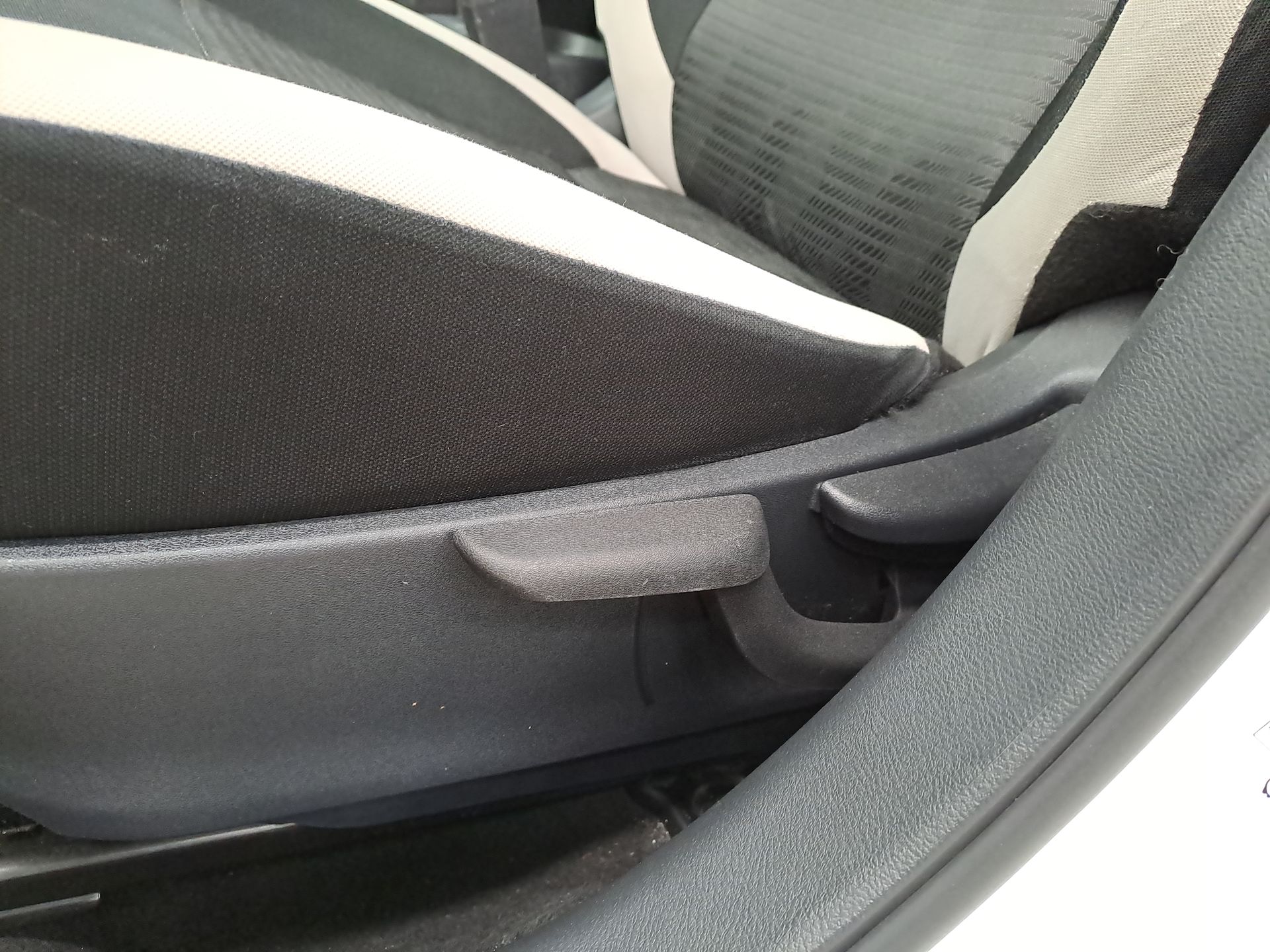 2022 Nissan VERSA ADVANCE CVT 22