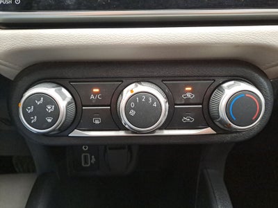 2022 Nissan VERSA ADVANCE CVT 22