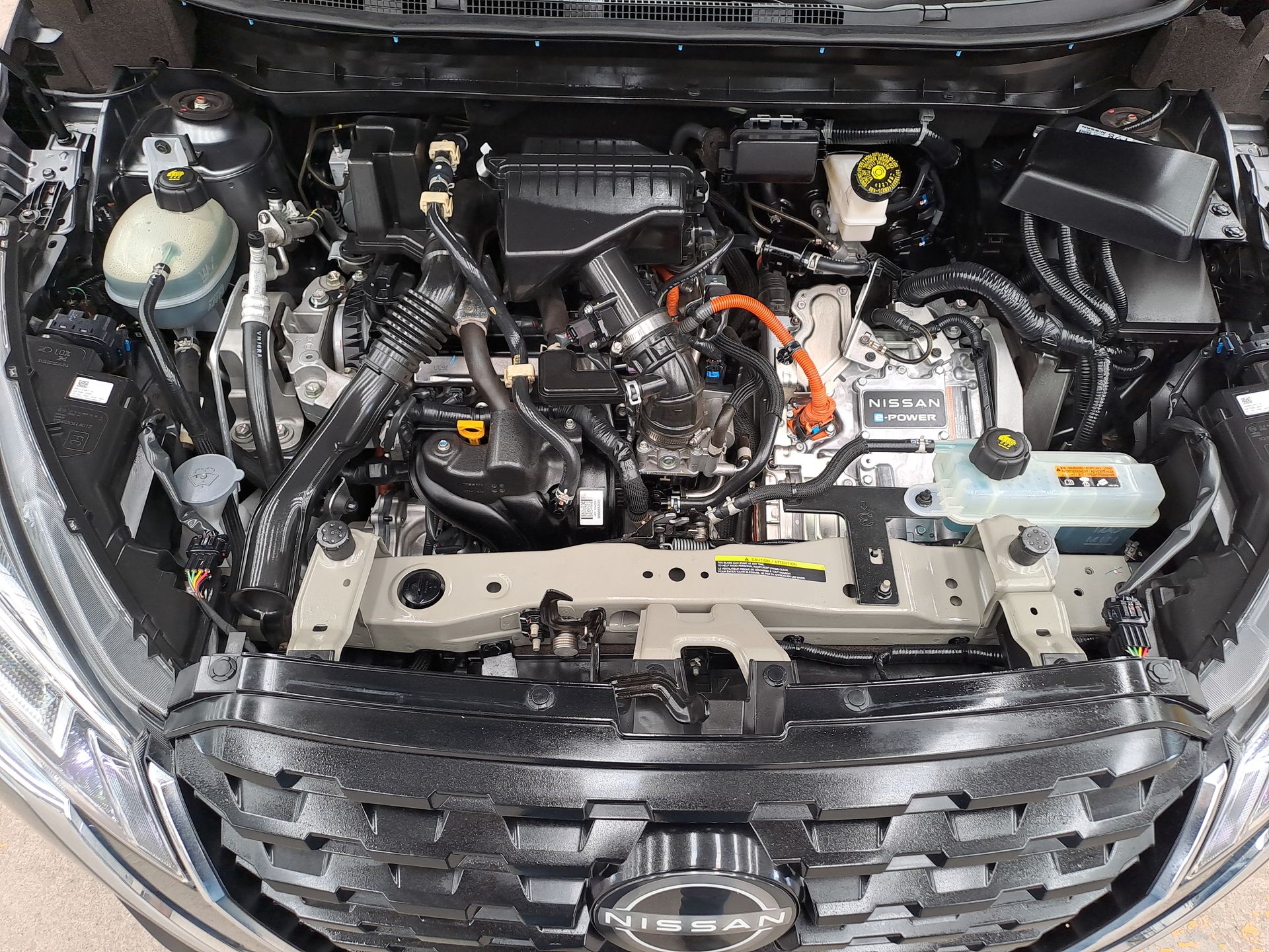 2024 Nissan KICKS PLATINUM E-POWER 24