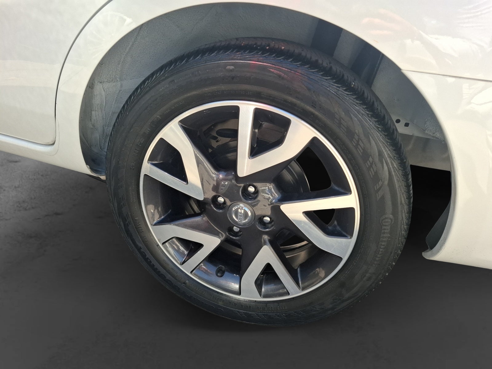 2019 Nissan VERSA ADVANCE AT AC