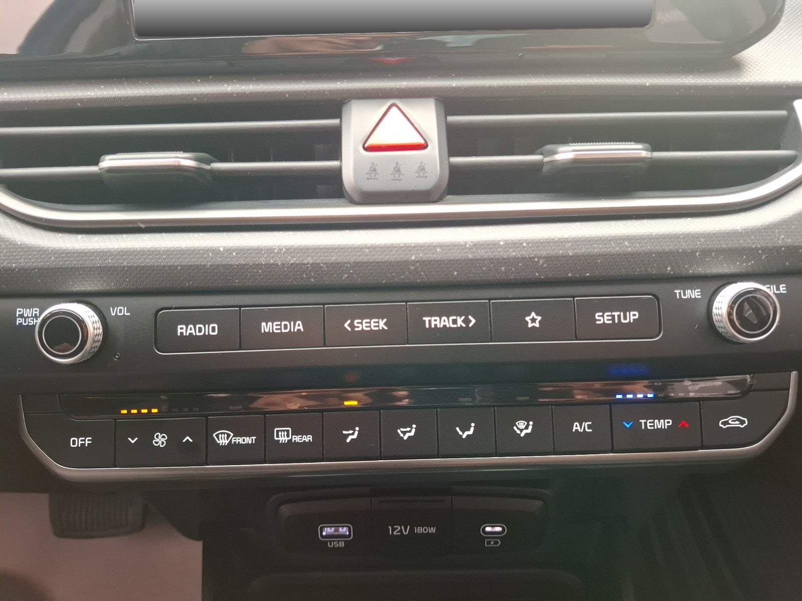 2024 Kia K3 EX AT