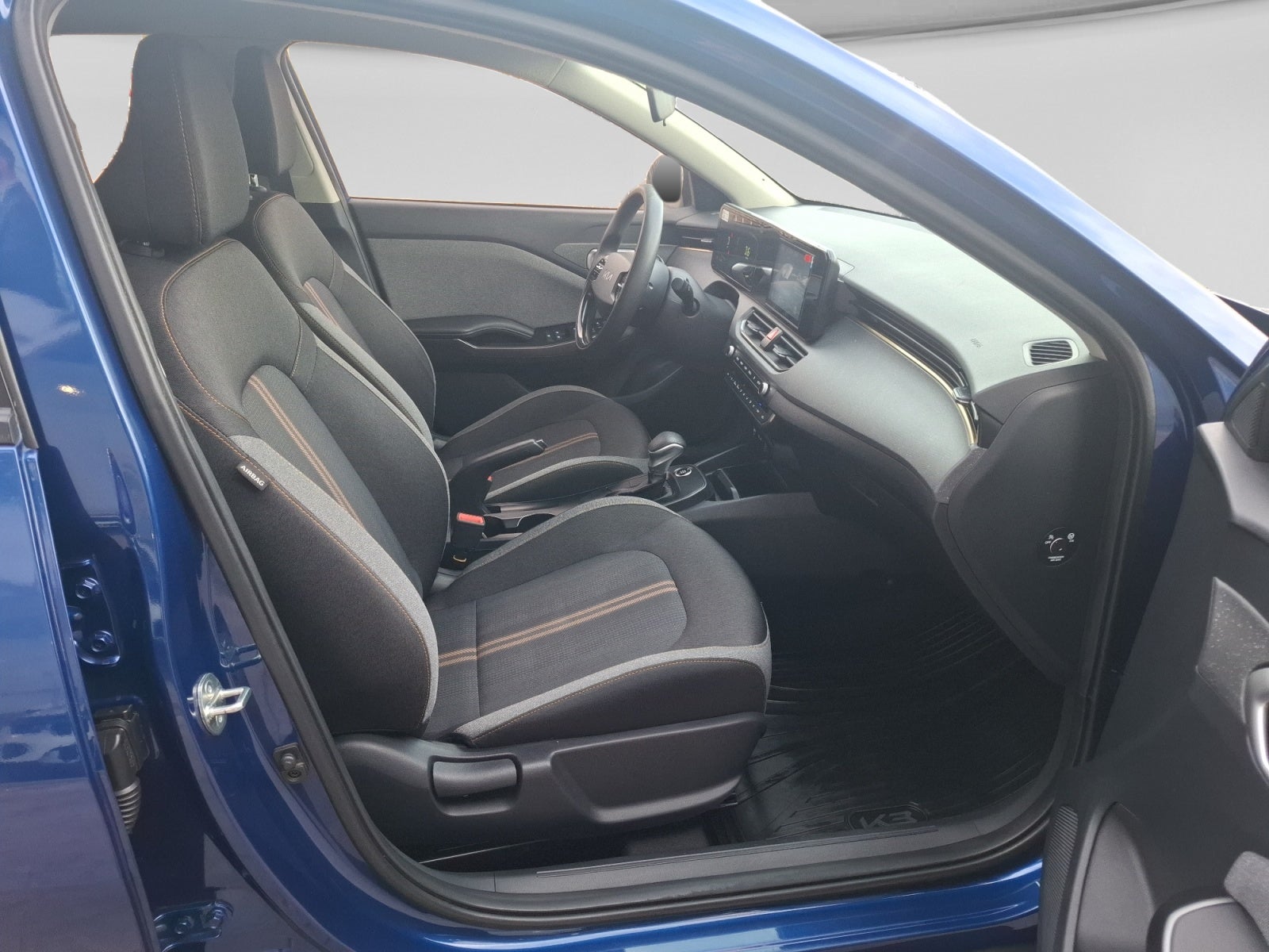 2024 Kia K3 EX AT