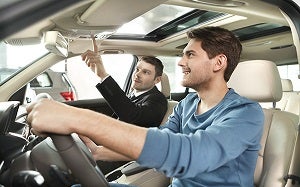 Schedule a test drive at Nissan Autocom San Juan del Río in San Juan del Río, Querétaro, México.